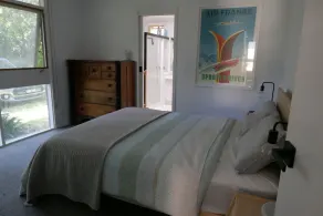 Family friendly beach house 5 mins walk from beach & yacht club. - Image 4