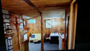 1 Schlafzimmer Wohnung eingebettet in 40 Hektar Natur. 5 Sterne Luftbnb Bewertung! - Image 2