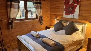 The Duckling Lodge (private hot tub) - Image 5