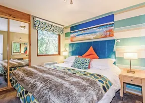 Traditional lodge with one double and one twin. - Image 3