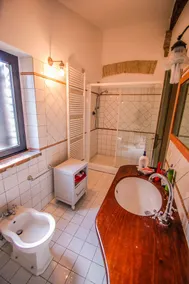 Detached villa with private pool and fenced garden 30km from Orvieto/Spoleto - Image 3
