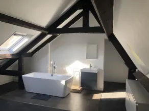 Family home with a stunning ocean view - Image 3