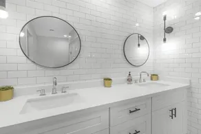 Magnificent Medical Center Home, Lilly’s Maison 7 - Image 4