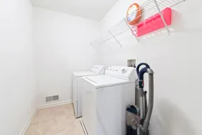 Perfect Private Getaway Just Minutes to Allentown! - Image 4
