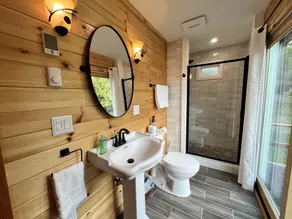 Beautiful 4th Lake Home with 3 Kings, Jacuzzi Tub, and Gazebo - Image 4