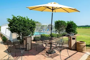 Affordable Stay at Knights Inn Bunkie! Pool, Free Parking, Free Breakfast - Image 5