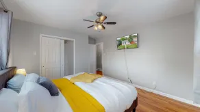 Great two bedroom family spot with convenient access to downtown - Image 5