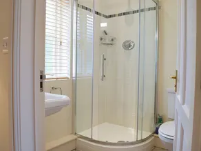 2 bedroom accommodation in Clopton, near Kettering - Image 2