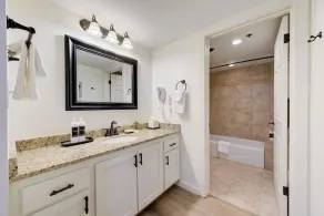 Silver King 413 | 150 Yards to Lifts | Fireplace | Kitchen | End Unit | Mtn View | Pool & Hot Tub - Image 3