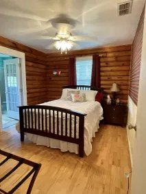Cabin On The Lake - Image 5