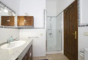 EXECUTIVE VILLA DUNE  FOR THE MORE DISCERNING HOLIDAYMAKER nr PUERTO DEL CARMEN - Image 4