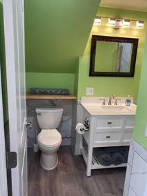 Completely renovated cottage on beach - Image 3