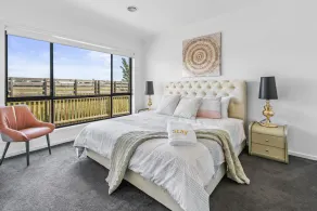Comfort Retreat VIC Officer 5BR WiFi Parking - Image 5
