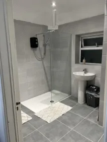Two bedroom house , in a lovely neighbourhood, with a lot amenities around - Image 5