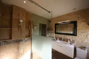 Luxury stone house with view and heated pool - Image 3
