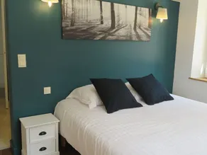 Forest Retreat with Games, Fireplace & BBQ - Ideal for Families and Groups - Image 4