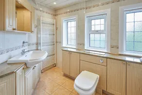 Host & Stay - White Lodge - Image 4