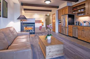 Luxury Suite - Image 5
