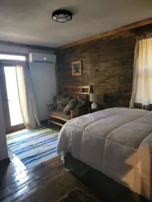 Custom craftsman cabin overlooking the Kings river. - Image 3