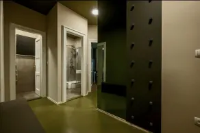 Green, Deluxe Two Bedroom Suite - Image 2