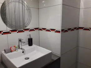 Les Tulipiers, Parking Sécurisé, Lit Queen-Size, Classé 3 étoiles supérieures - Image 3