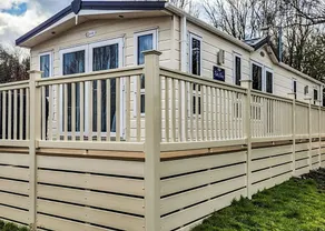This stylish and contemporary holiday home is great for a family getaway. - Image 3