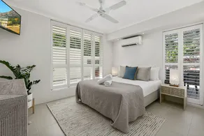 Beachfront Boutique Complex - Image 3