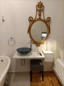 Elegant Apartment - Image 3