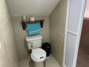Casa a 5 Minutos del Hospital de La Mujer con Todos Los Servicios - Image 2