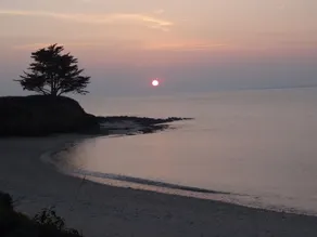 Nestled in a wooded park, with the beach just 3 minutes away - Image 5