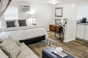 Entire Cottage - Starkville - Conveniently Located - Image 5