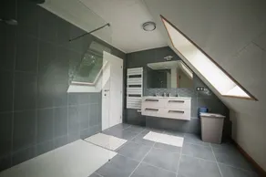 Quiet new house with character, private heated pool - Image 4
