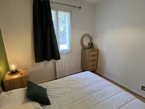 Central 1BR Garden Apartment, Close to Beach, Parking & Pet-Friendly - Image 5