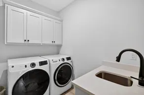 Plush & Roomy - Perfect For All Ages Near Ku & Kc 3 Bedroom Duplex - Image 2
