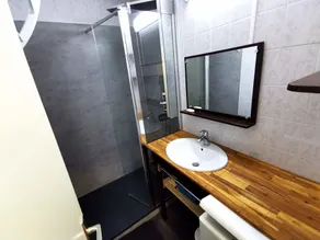 Gemütliche 2-Zimmer-Wohnung mit Kabine, nahe Pisten und Geschäften, schöner Bergblick, keine Haustiere. - Image 2