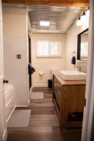 Secluded Cabin, 10 acres, Hot tub, fire pit, pond - Image 4