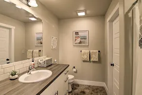 NY Bozone Bliss-Contemporary Town Home (KING Bed) Steps from Meyer's Lake - Image 5