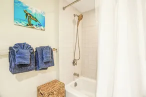 Oceanfront Romantic Bliss — Islander on the Beach Resort! - Image 4