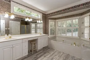 GREAT for FAMILIES, beautiful waterfront, kayaks, firepit, pool table, & more! - Image 4
