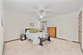 Corporate Housing Townhouse Cozy yet spacious with finished basement. - Image 5