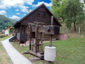 Tradicionalna zagorska drvena kuća Stara murva - Image 3