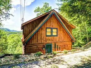 Three Bears-  Enjoy a panoramic view of the Cove Mountain range! 2 bed/2 bath cabin! - Image 4
