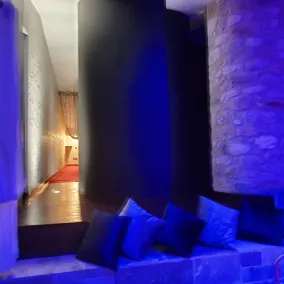 Private suite - Image 4
