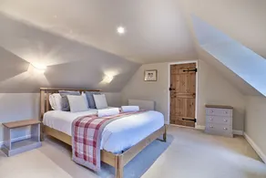 Olive Cottage by Group Retreats - Image 5