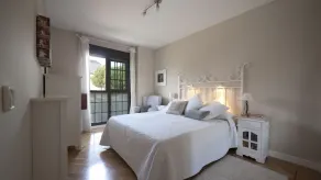 Bel appartement de 3 chambres très proche ville de Madrid, Wifi, climatisation, piscine, Paddle. - Image 5