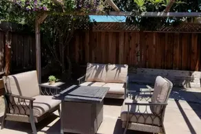 Relaxing 2B/1B suite with big backyard - Image 2