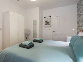 2 bedroom accommodation in East Cowes - Image 5