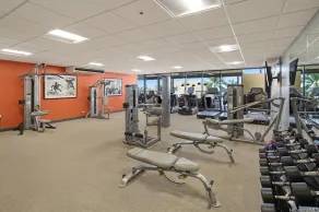 Direct Oceanfront au coeur de Waikiki! Spectaculaire Nouveau Reno Personnalisé !! - Image 5
