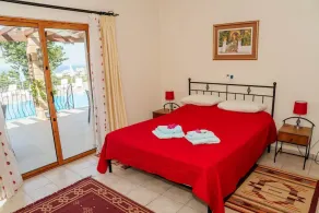 Beautiful 3 bedroom/2 bathroom bungalow with fantastic views! - Image 4