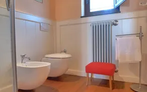 Casale Elisa är ett charmigt lantgård i ett kuperat läge med fantastisk utsikt över - Image 3